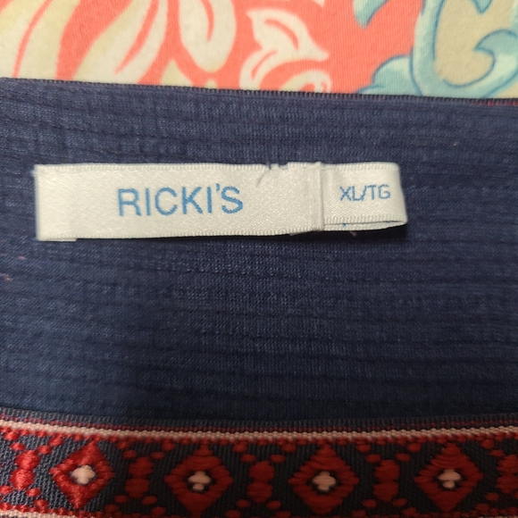 Rickis Top - Picture 3 of 3